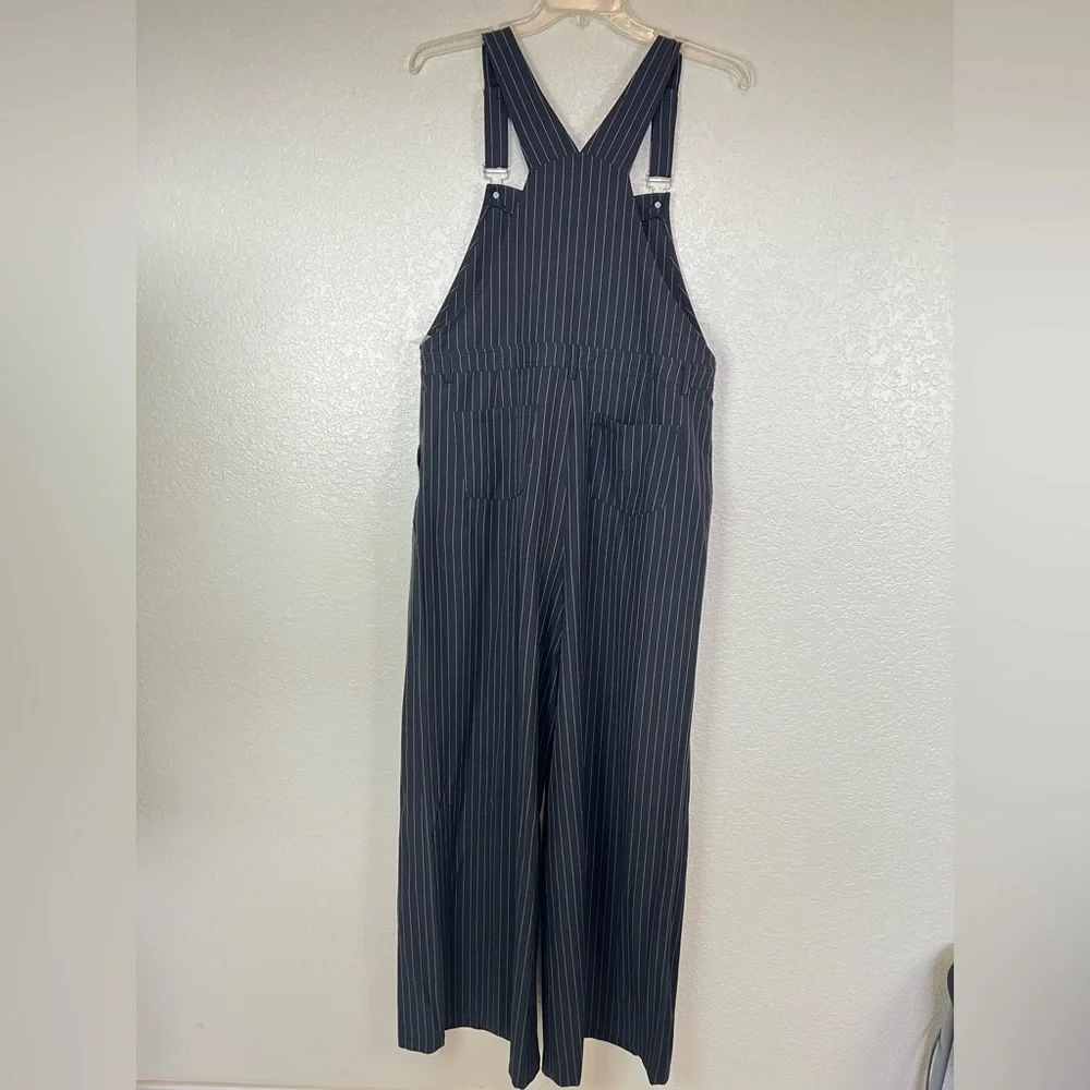 Princess Polly Hayden Black  White Pinstripe Print Wide Leg Overalls Size 12 - Picture 4 of 15